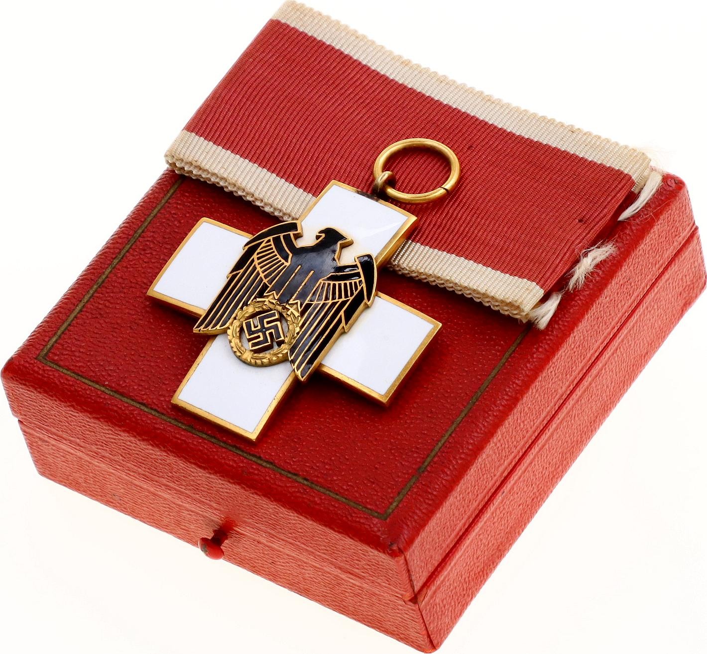 Sold at Auction: WWII GERMAN THIRD REICH IRON CROSS CIGARETTE CASE
